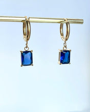 Load image into Gallery viewer, Crystal Drop Earrings