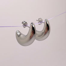 Load image into Gallery viewer, Luna Earrings
