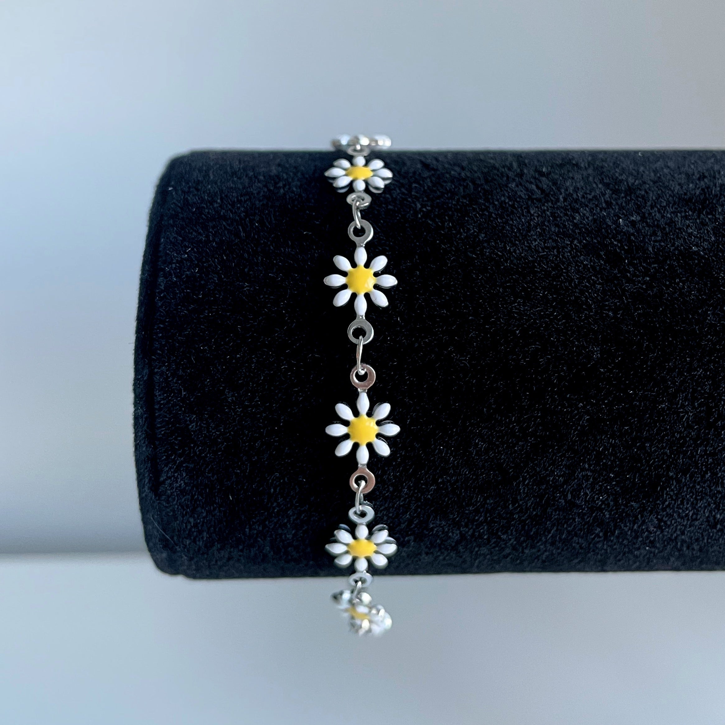 Daisy Bracelet - White and Silver