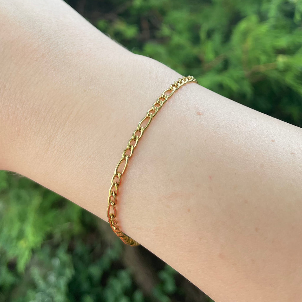Dainty Figaro Bracelet